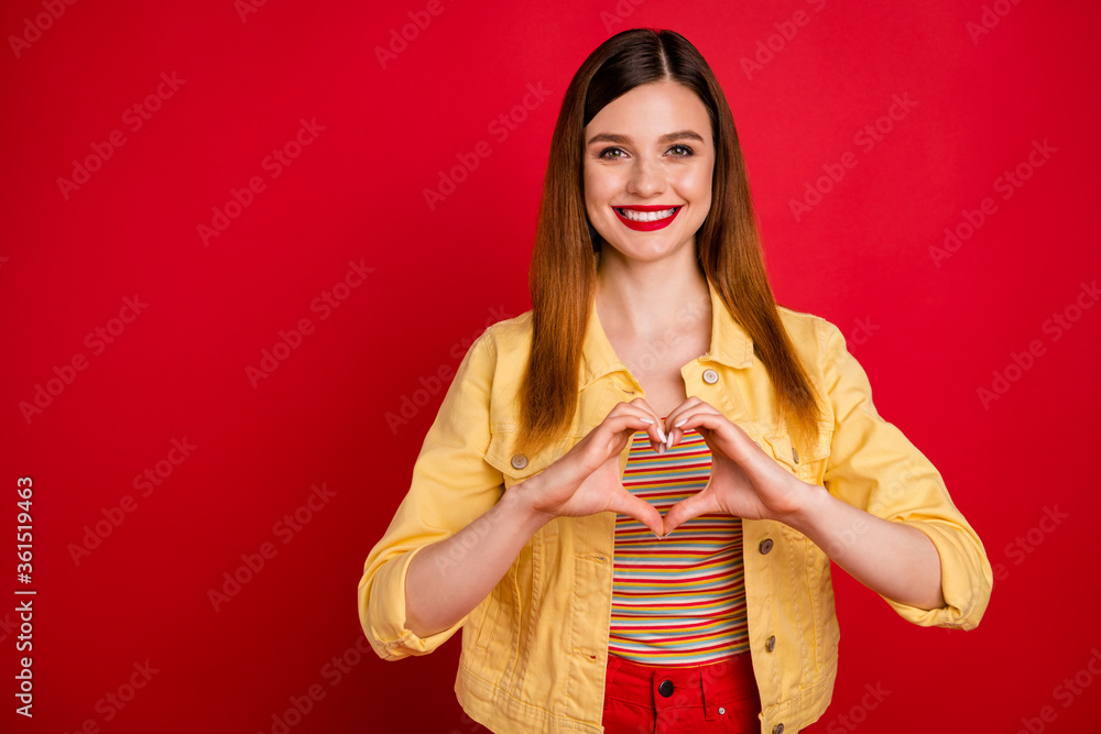 Photo of attractive overjoyed lady good mood hold join arms together making fingers heart figure express cardiac feelings wear casual yellow blazer jacket isolated vivid red color background Photo of attractive overjoyed lady good mood hold join arms together making fingers heart figure express cardiac feelings wear casual yellow blazer jacket isolated vivid red color background