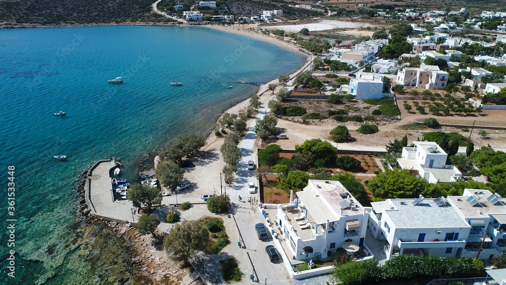 Plage d'Aliko sur l'île de Naxos dans les Cyclades en Grèce vue du ciel