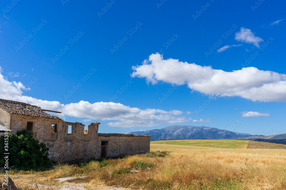 hermoso paisaje de tierras de cultivo en Andalucía, España