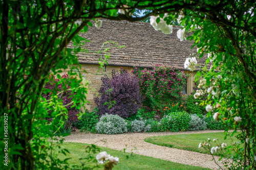 Fotografie house in the garden