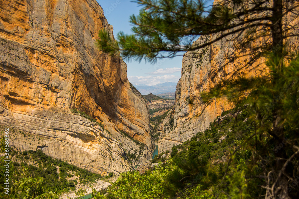 Fototapeta premium Summer day in Congost De Montrebei, Lleida, Spain