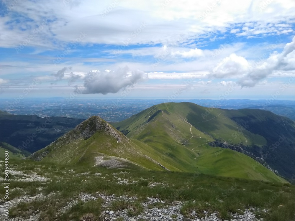 Fototapeta premium Nuvole sui monti