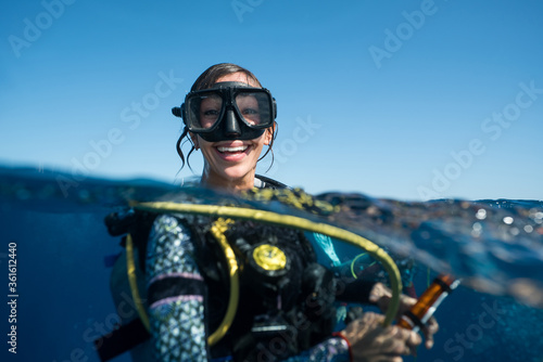 Canvas Print Woman SCUBA Diving Smiling in Ocean