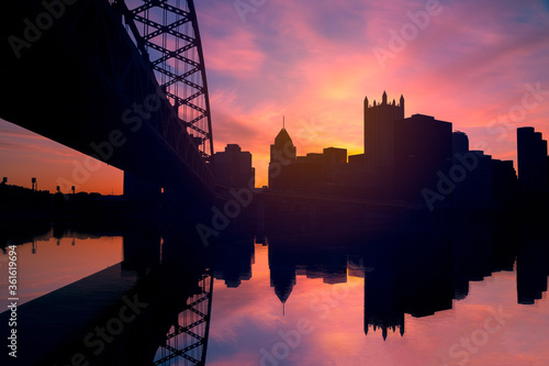 Fotografie sunrise in the city of Pittsburgh