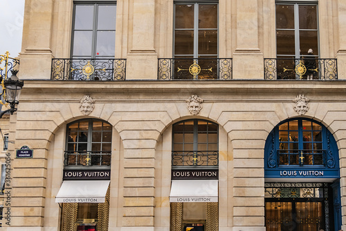 View of French luxury fashion house Louis Vuitton. Flagship store opened in  heart of Place Vendome - a place where Louis Vuitton founded his first store  in 1854. PARIS, FRANCE. June 11, 2018. Stock Photo