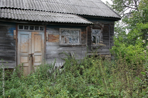 abandoned house © Павел Карпов