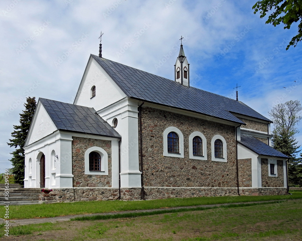 wybudowany w 1863 roku murowany kosciol katolicki pod wezwaniem swietego jana chrzciciela w miejscowosci brzozowa na podlasiu w polsce wybudowany w 1863 roku murowany kosciol katolicki pod wezwaniem swietego jana chrzciciela w miejscowosci brzozowa na podlasiu w polsce