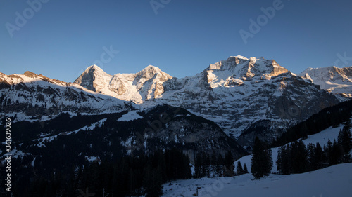 Eiger, Mönch und Jungfrau im Abendrot, Schweiz