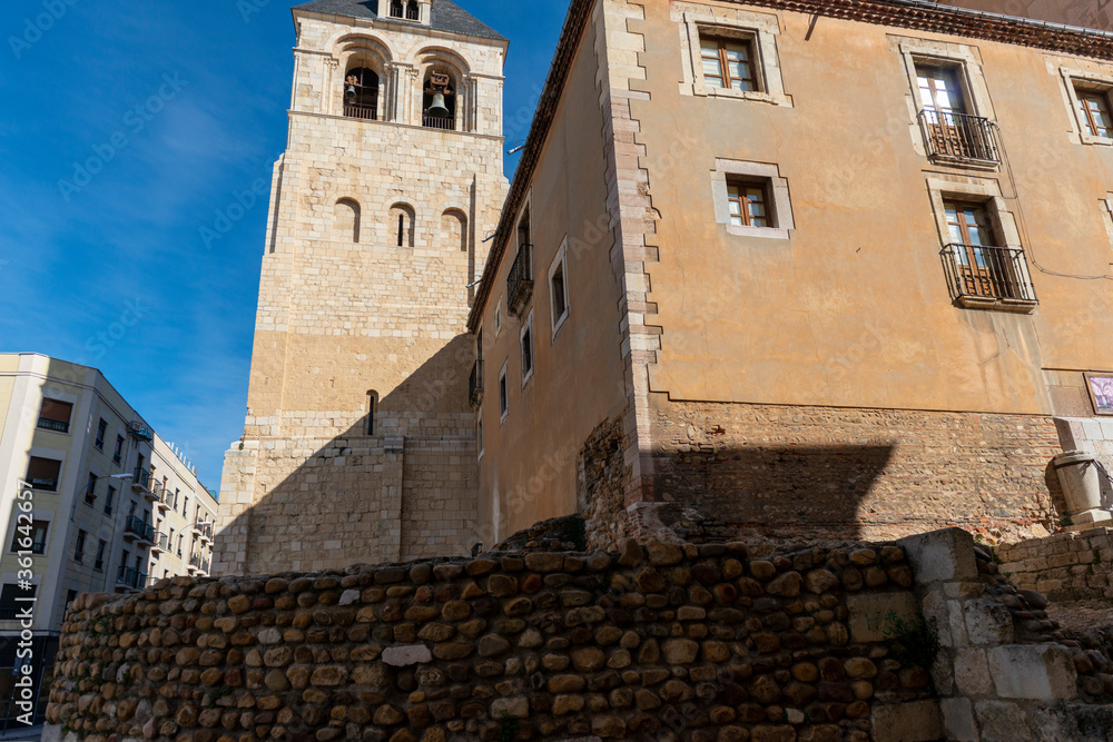 Fototapeta premium LEÓN DETALLES DE LA CIUDAD