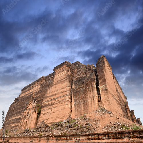 Ruined Mingun pagoda, unfinished pagoda in Mingun paya Temple, Mingun, Mandalay, Myanmar (Burma) 