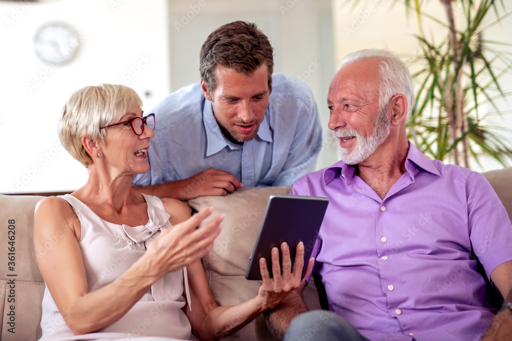 Obraz premium Family watch tablet.