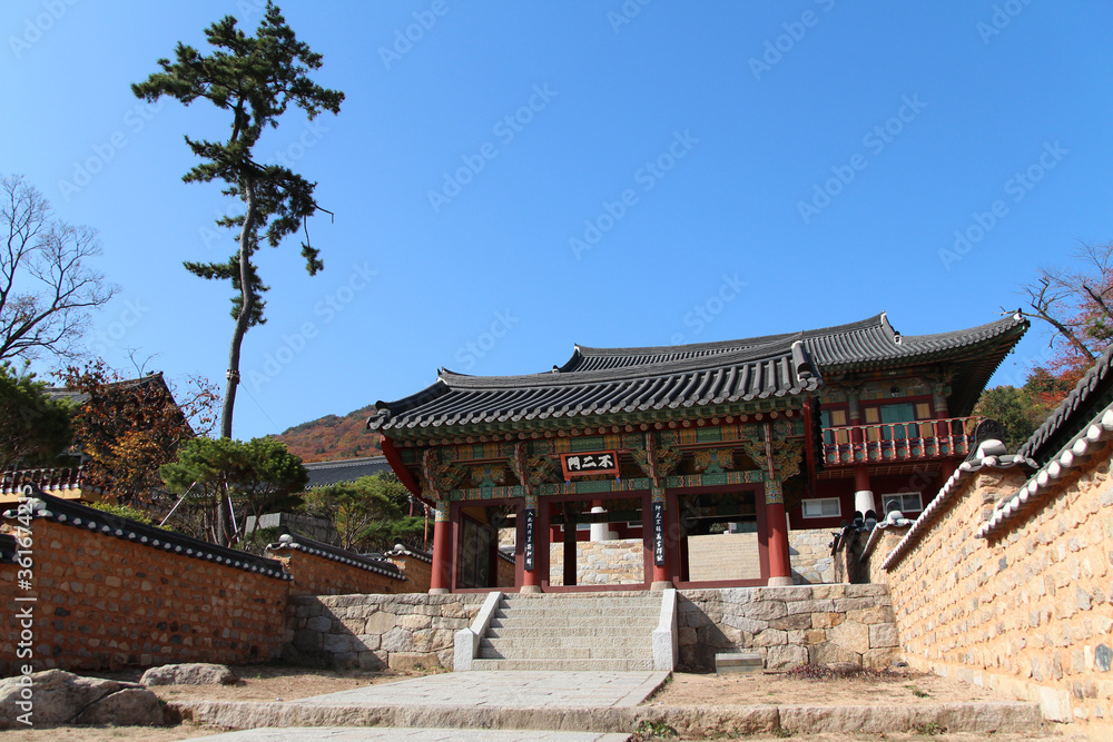 Korean traditional architecture entrance with Chinese words as Bu Er Men (Burimun Gate) at Beomeosa Temple in Busan, South Korea