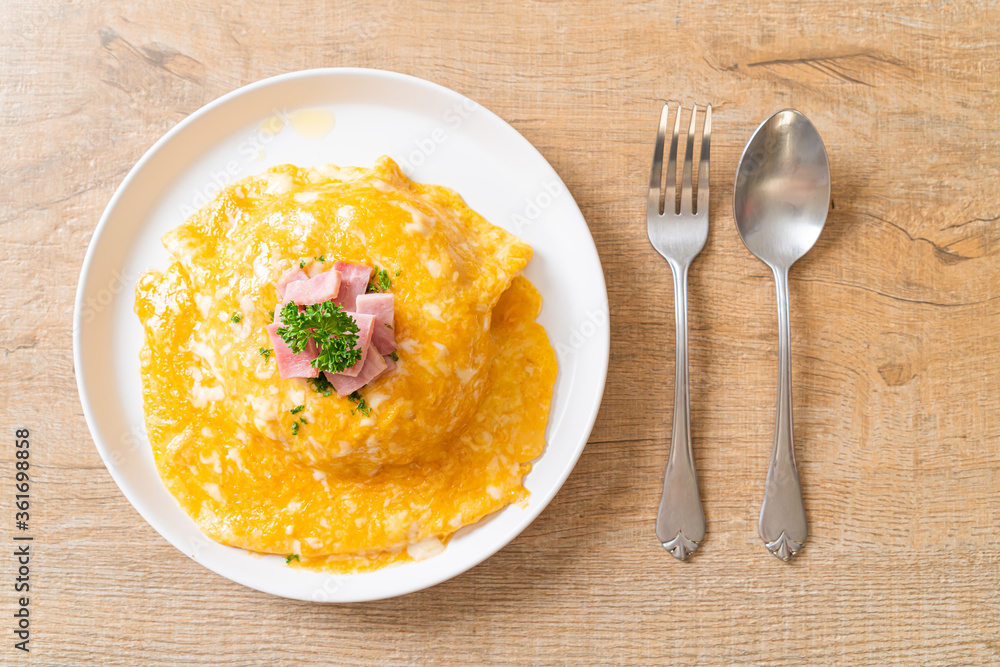 Creamy Omelet with Ham on Rice Creamy Omelet with Ham on Rice