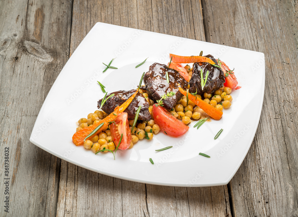 Steak with Pear and Chickpeas Steak with Pear and Chickpeas