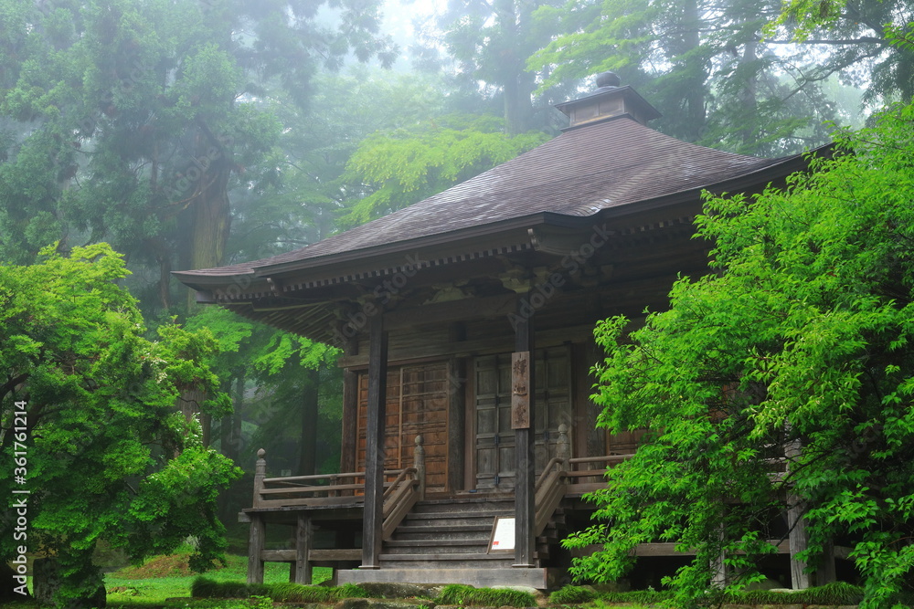 世界遺産　霧の中尊寺