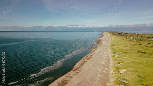 Nordsee und Ringk  bing in D  nemark - Luftbild mit Drohne