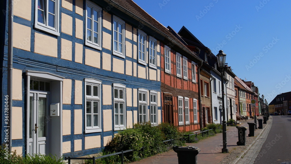 Straßenzug in Röbel an der Müritz, Mecklenburgische Seenplatte Straßenzug in Röbel an der Müritz, Mecklenburgische Seenplatte