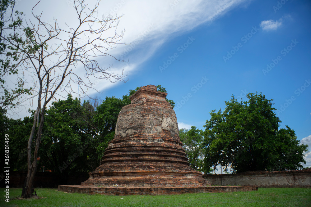 The ancient pagoda at Wat Mahaeyong Ayuttaya ,Thailand