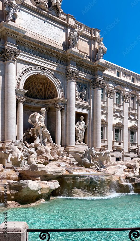 the facade of the Trevi Fountain in Rome, one of the main tourist attractions in Italy.
