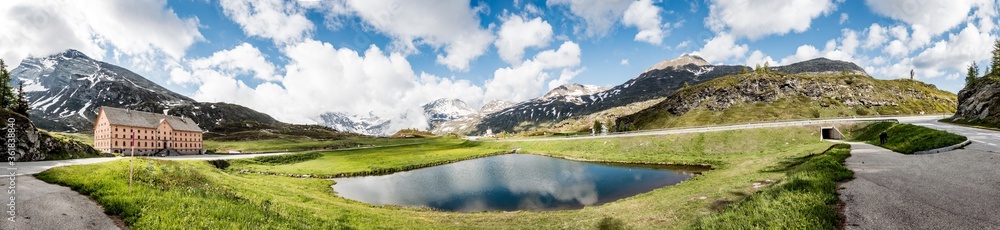 Simplonpass mit Hospiz, Gebirgspass im Kanton Wallis, Schweiz, schweizer Alpen, Landschaftspanorama, Banner Simplonpass mit Hospiz, Gebirgspass im Kanton Wallis, Schweiz, schweizer Alpen, Landschaftspanorama, Banner