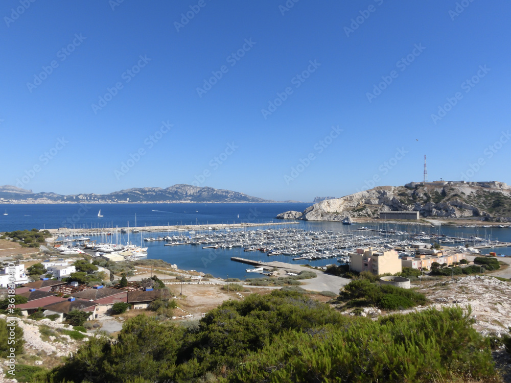 Obraz premium port l'île du frioul marseille