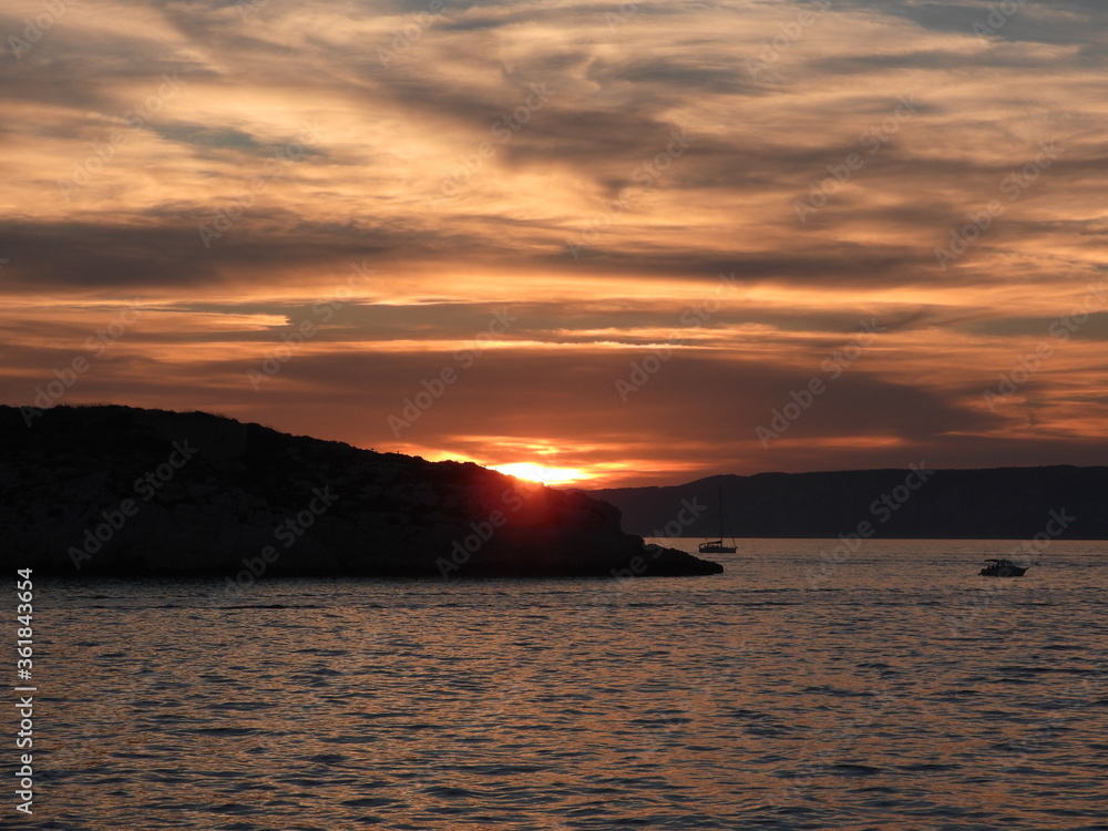 coucher de soleil l'île frioul marseille