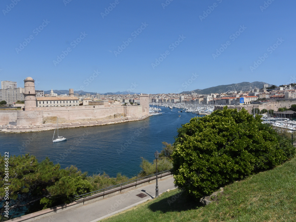 fort saint jean marseille depuis le jardin pharo fort saint jean marseille depuis le jardin pharo