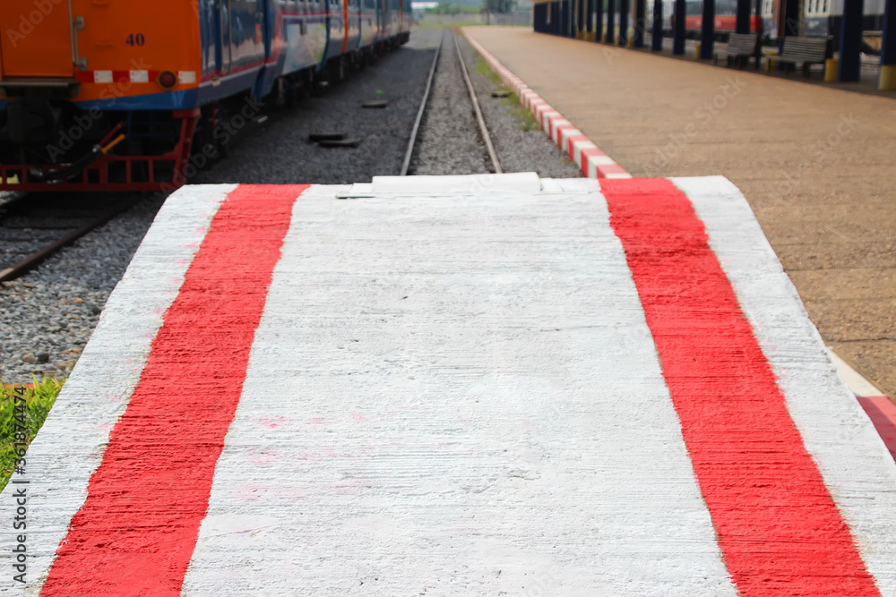 Concrete platform for loading freight cars