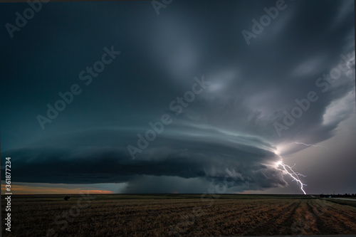 Lighting, Thunder and Severe Weather on the Great Plains