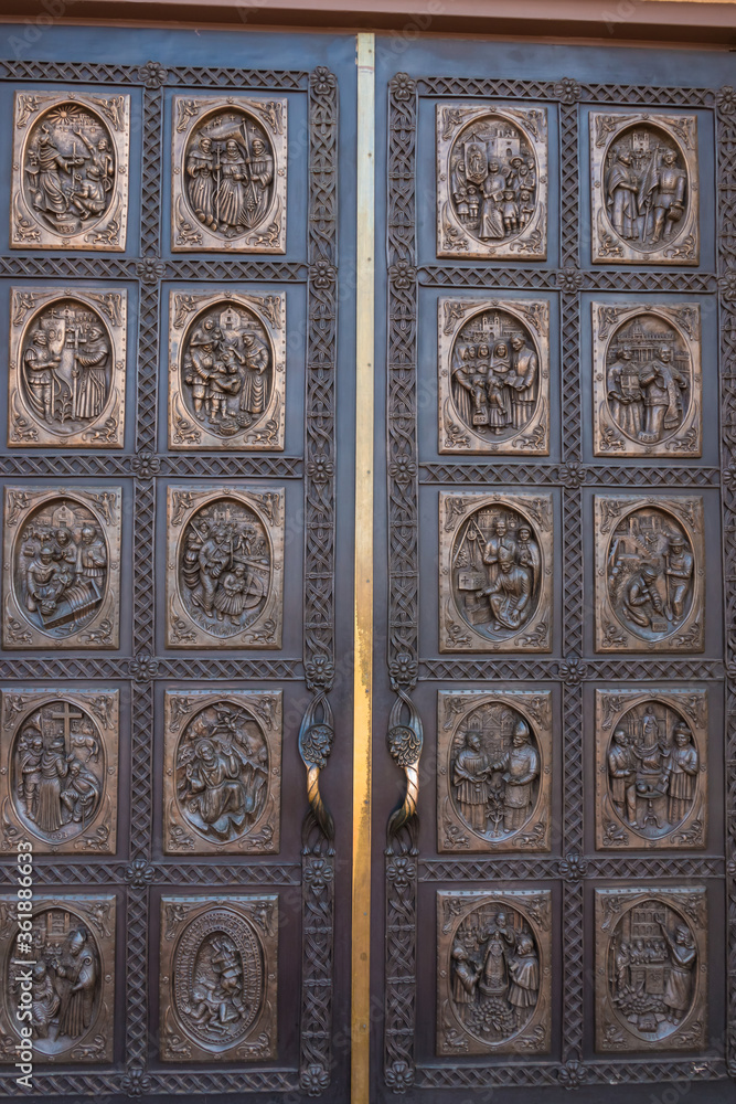 Fototapeta premium Ornate Doorway Into The Cathedral Basilica of St. Francis de Assisi,on The Old Santa Fe Trail, Santa Fe,New Mexico,USA