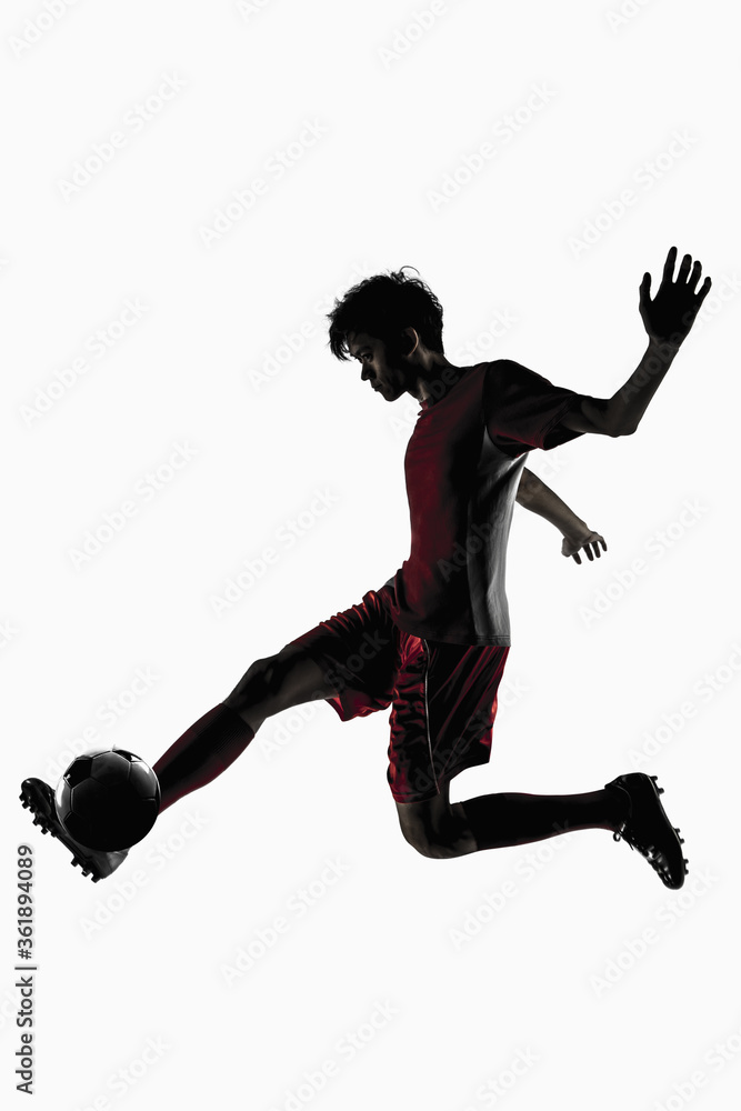 Obraz premium A soccer player receiving a pass