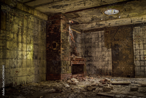 Slika na platnu Abandoned room in old hotel building