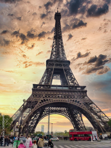 The Eiffel Tower, Paris, France. UNESCO World Heritage Site © VEOy.com
