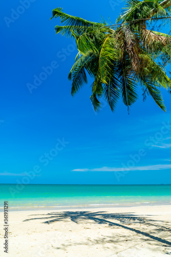 Fototapeta Naklejka Na Ścianę i Meble -  Amazing Tropical beach lanscape