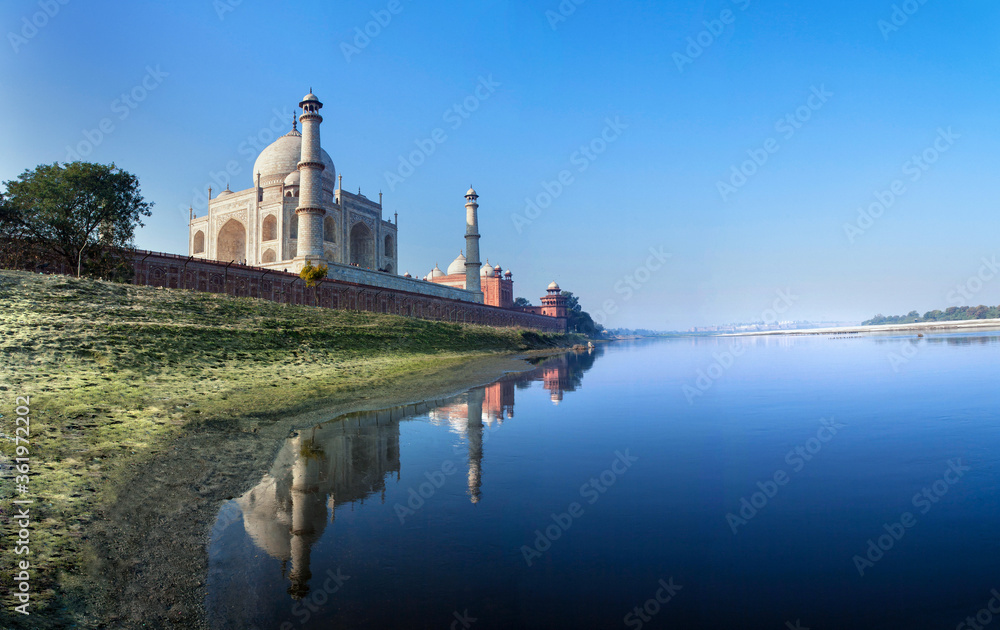 A beautiful view of the Taj Mahal