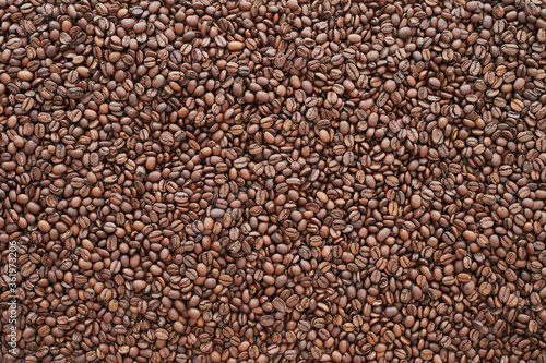 Untergrund voller Espresso Bohnen. Kaffee Bohnen auch als Hintergrund nützlich.