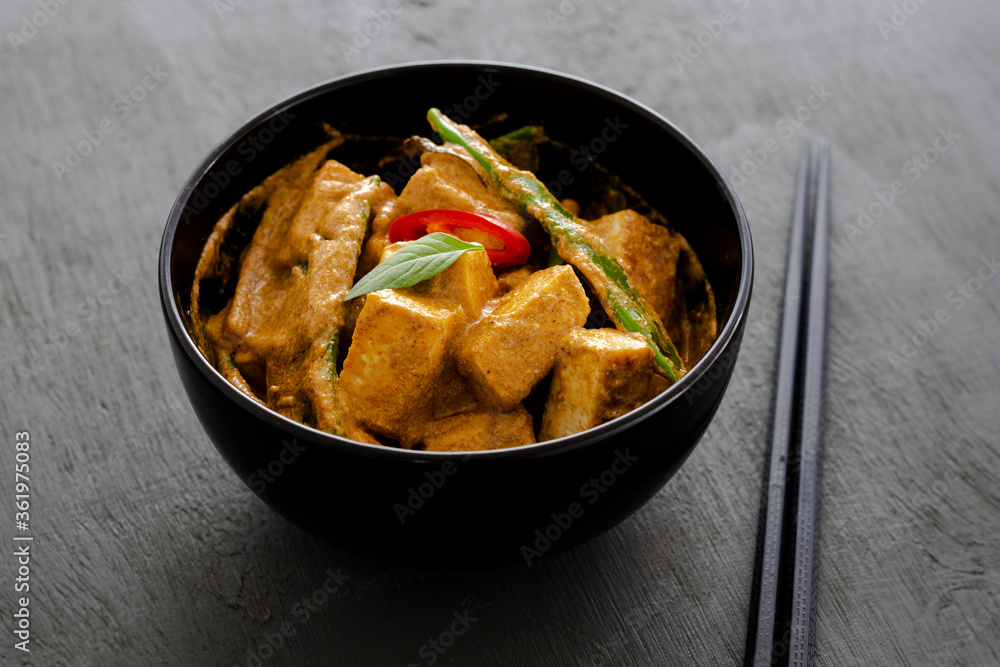 Thai Red Curry with Tofu and vegetables