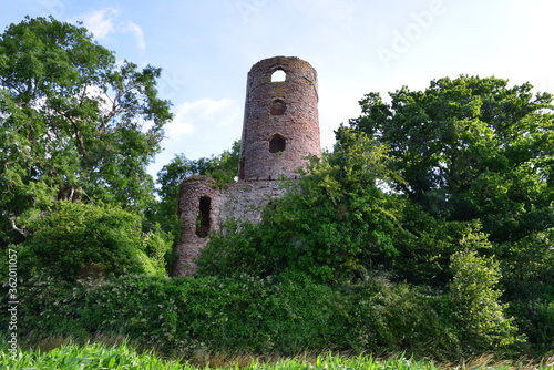  Monument in West Sussex. Known for the Paranormal, Suicides and the occult.