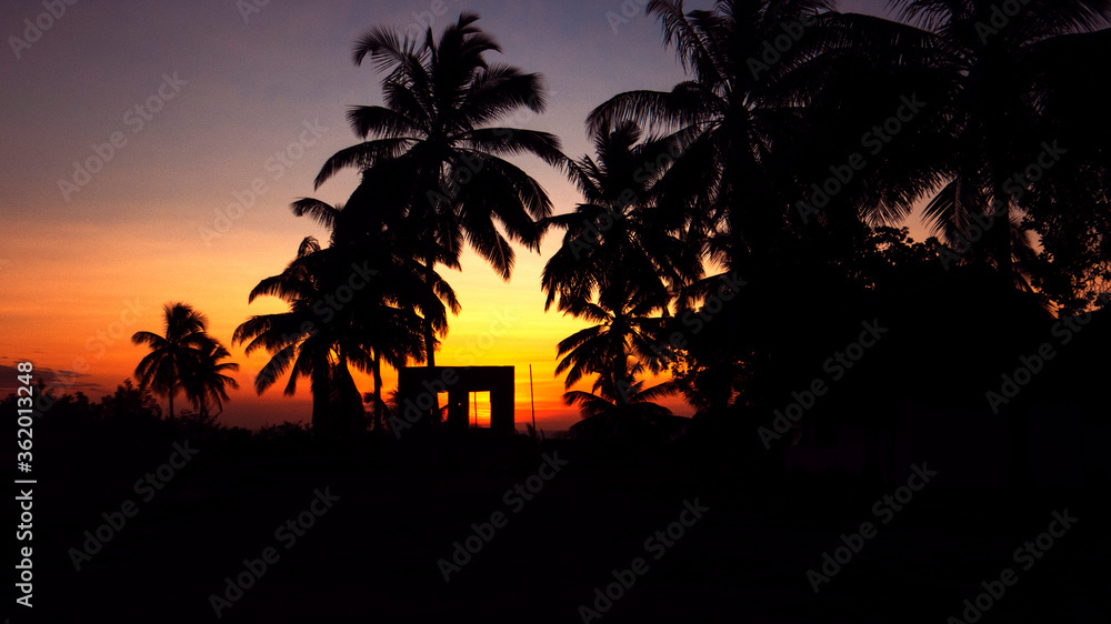 Obraz premium sunset on the beach in thailand