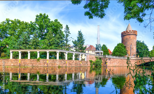 Foto Brandenburg an der Havel, Steintorturm und Kriegerdenkmal