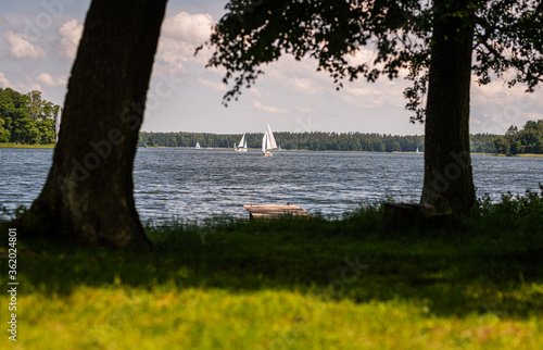 Fototapeta Naklejka Na Ścianę i Meble -  Jacht na Mazurach- Wakacje na rejsie
