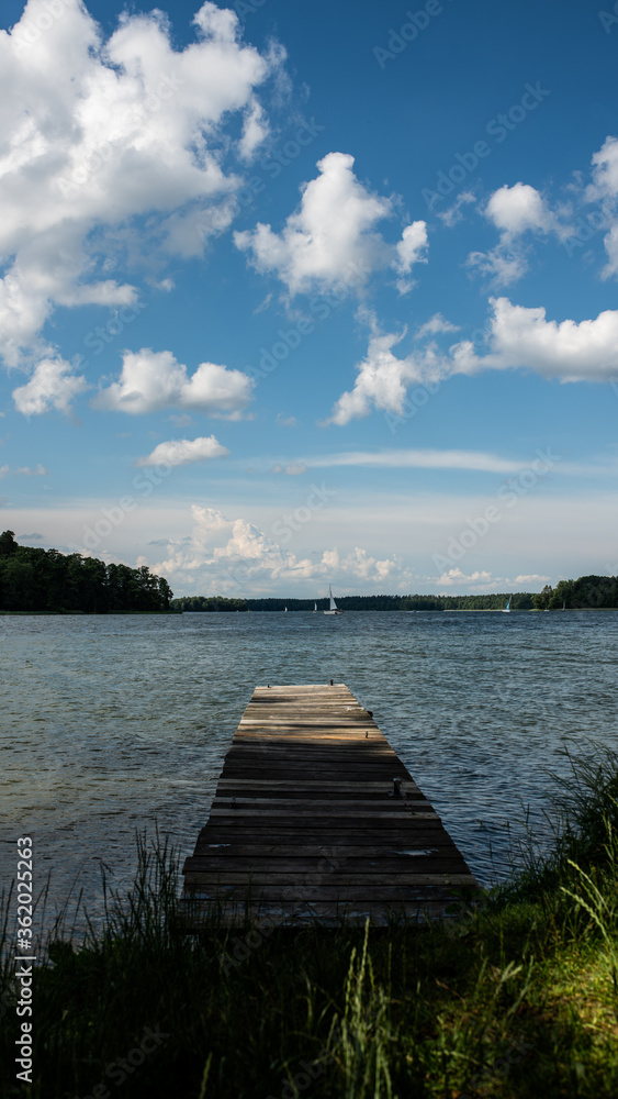 Krajobraz Mazur- Jezioro Bełdany - Pomost