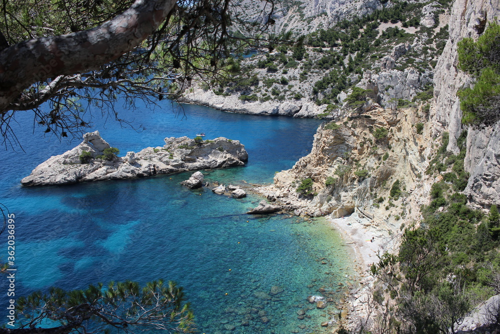 calanques de marseille et de cassis dans le sud de la France en été