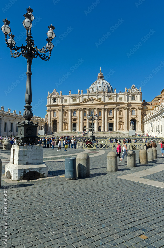 VATICAN CITY, ROME, ITALY - SEPTEMBER 22, 2017. A view of St. Peter's Basilica in St.Peter's Square (Piazza San Pietro) in Vatican City