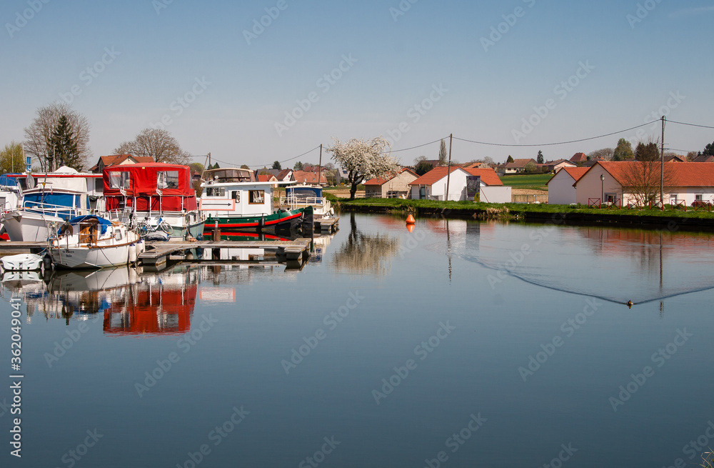 canal du rhône au Rhin près de 