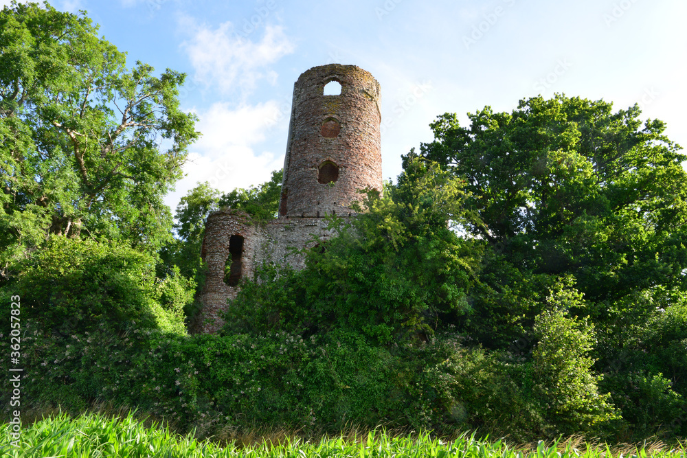 Monument in West Sussex. Known for the Paranormal, Suicides and the occult.