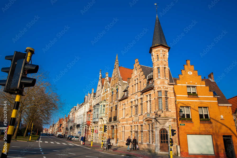 Obraz premium The beautiful streets of the historical town of Bruges