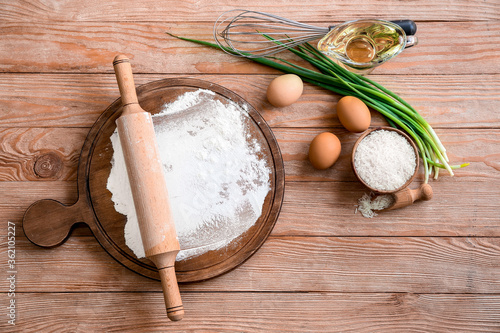 Baking ingredients with flo...