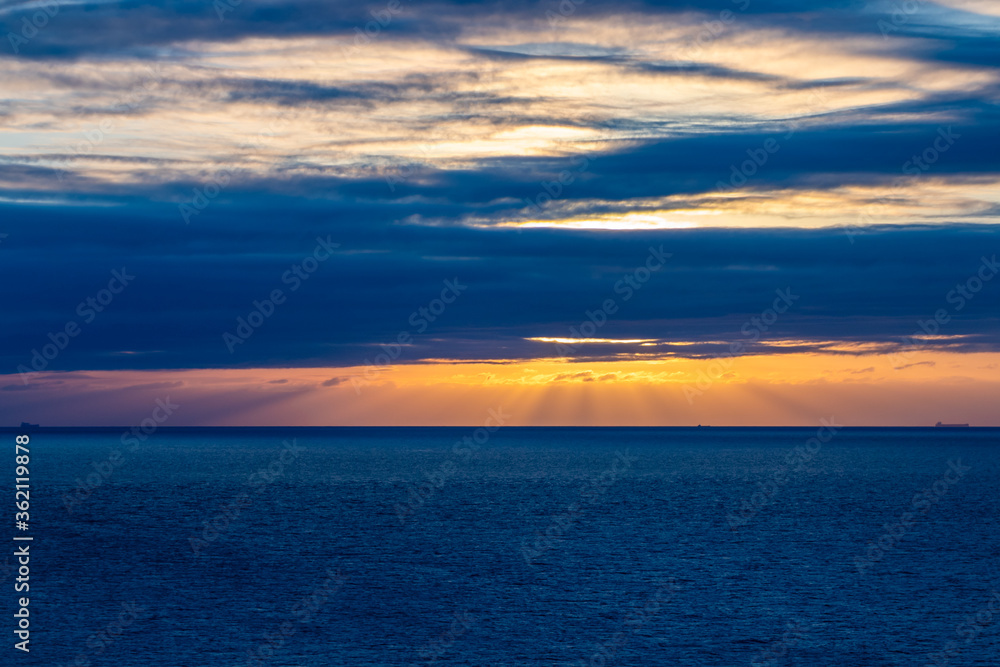 Obraz premium sunset over the sea