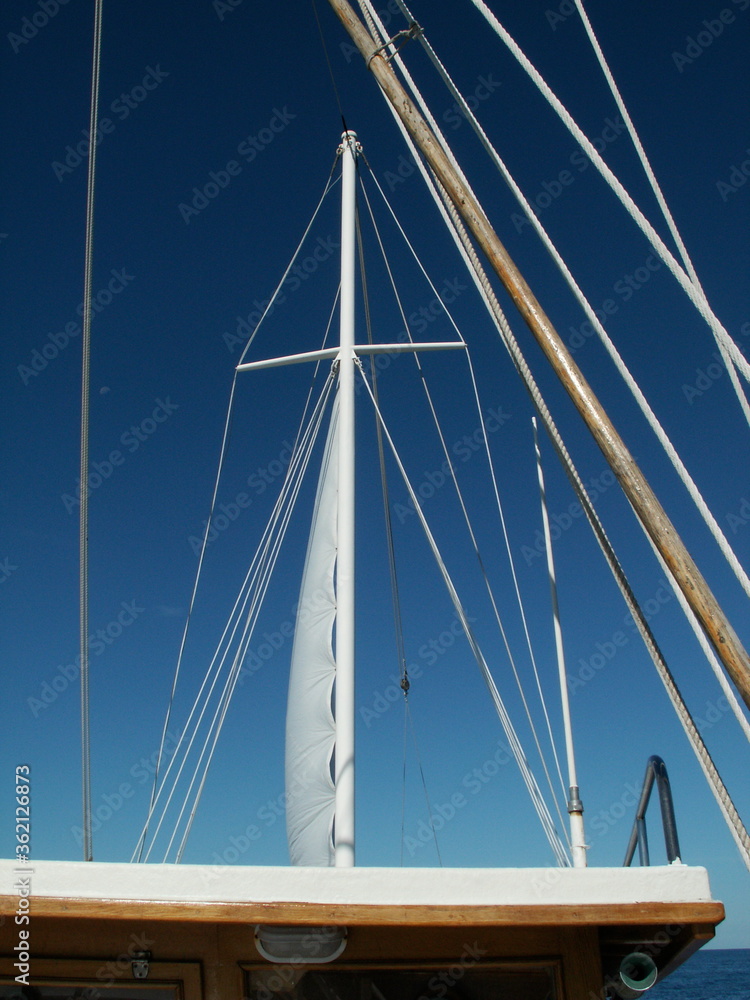 Fototapeta premium mast and ropes